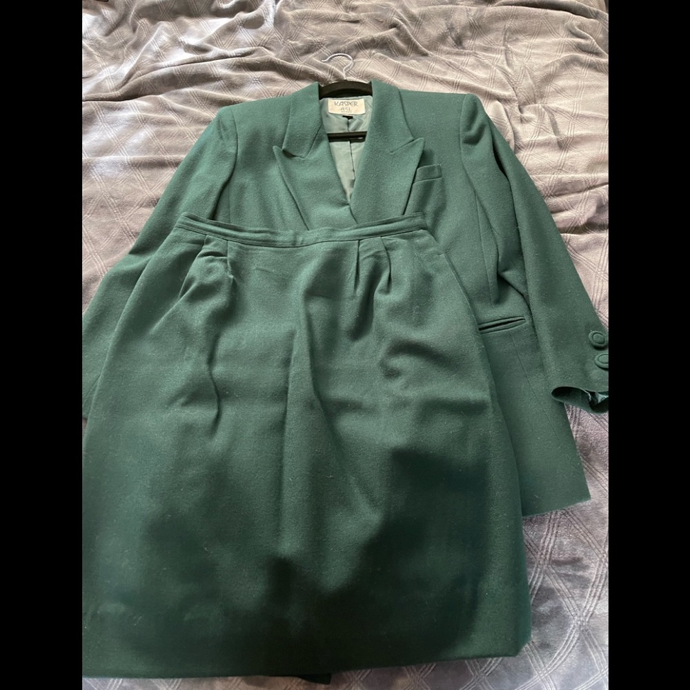 🍁🍂Vintage Kasper wool petite suit